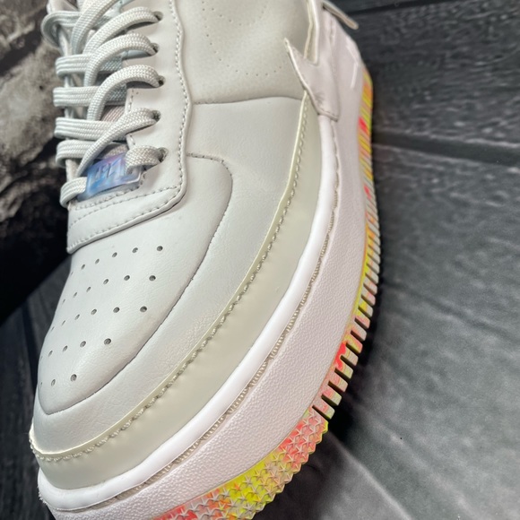 Nike Air Force 1 Jester XX Floral Print Womens 9 Platinum White AV2461-001 - Picture 15 of 16